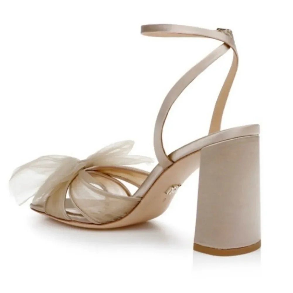 Badgley Mischka Tess Women’s Tulle Bow Block Heels Pearl Nude Size 7.5 Sandals